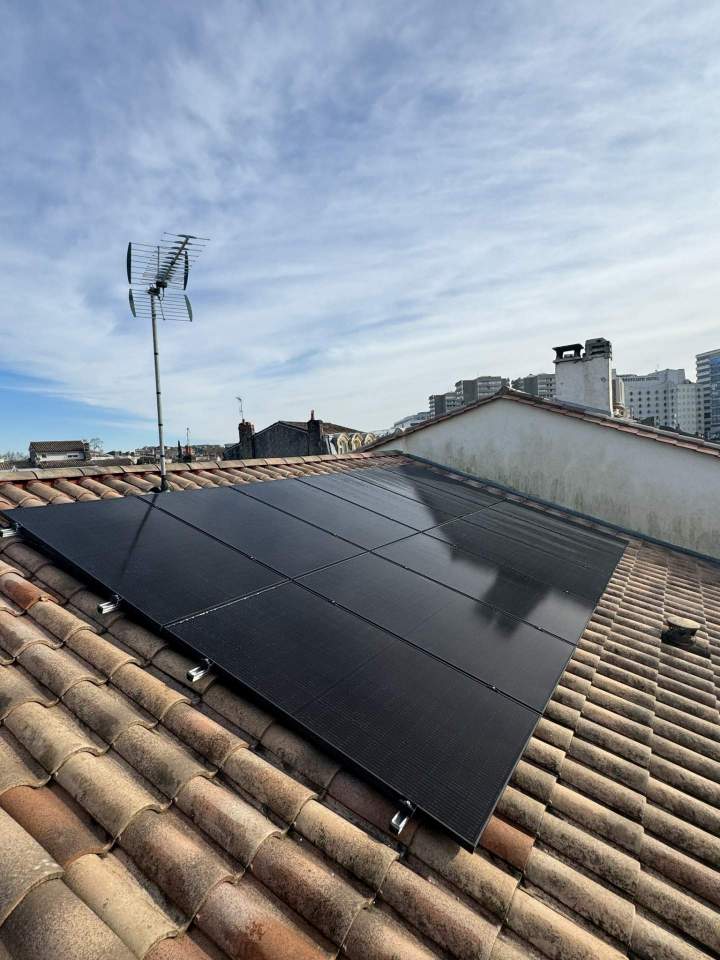Expert en installation photovoltaïque dans la région de Mérignac